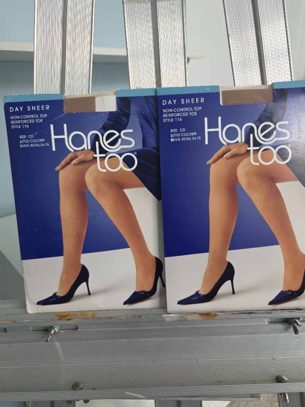 HANES TOO VINTAGE NON-CONTROL TOP,  DAY SHEER, REINFORCED TOE,SIZE CD, STYLE 116